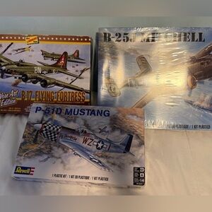 Model Airplanes Vintage War planes P-51 Mustang, B25 Mitchell & B17 Bomber NEW